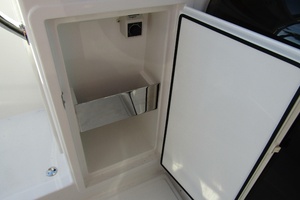2025 Nimbus Tender 9 thumbnail 24