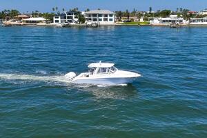 Triple 2024 Yamaha 425 s 35ft Hydra Sports Yacht For Sale