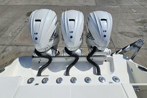 Triple 2024 Yamaha 425 s 35ft Hydra Sports Yacht For Sale