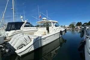 Wave Paver 2020 Pursuit 355 OS Yacht For Sale in Marion MA