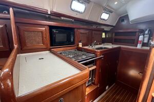 Autumn 42ft Beneteau Yacht For Sale