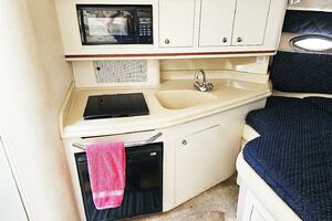 ZOTT S YOTT 29ft Sea Ray Yacht For Sale