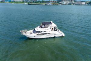 FIESTA BAYB 44ft Carver Yacht For Sale