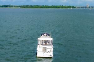 FIESTA BAYB 44ft Carver Yacht For Sale