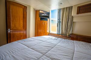 FIESTA BAYB 44ft Carver Yacht For Sale
