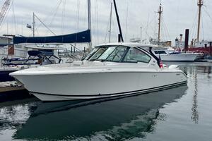 Shep s Ahoy 32ft Pursuit Yacht For Sale