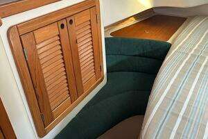 1997 Catalina Morgan 38 thumbnail 43