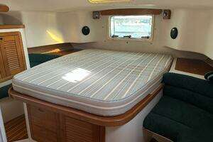 1997 Catalina Morgan 38 thumbnail 37