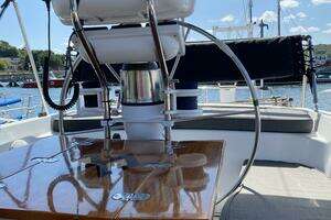 1997 Catalina Morgan 38 thumbnail 21