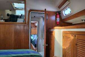 1997 Catalina Morgan 38 thumbnail 41
