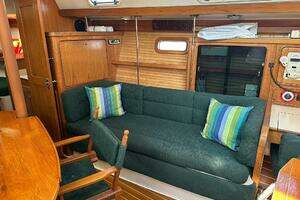 1997 Catalina Morgan 38 thumbnail 28