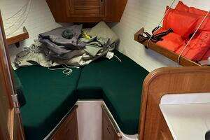 1997 Catalina Morgan 38 thumbnail 52