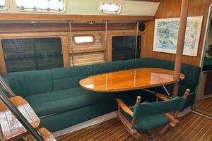 1997 Catalina Morgan 38 thumbnail 27