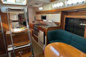 1997 Catalina Morgan 38 thumbnail 31