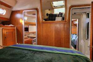 1997 Catalina Morgan 38 thumbnail 42