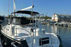 1997 Catalina Morgan 38 thumbnail 22