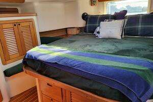 1997 Catalina Morgan 38 thumbnail 39