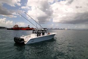 45FT (13.7M) SEA HUNTER Worth Avenue Yachts