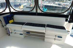2005 Meridian 408 Motor Yacht thumbnail 32
