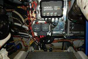 2005 Meridian 408 Motor Yacht thumbnail 40
