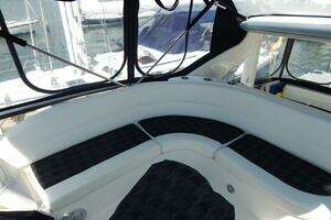 2005 Meridian 408 Motor Yacht thumbnail 30
