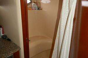 2005 Meridian 408 Motor Yacht thumbnail 24