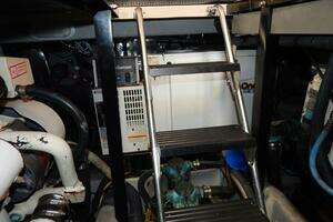 2005 Meridian 408 Motor Yacht thumbnail 37