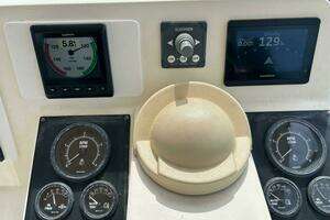 2004 Sabre 36 Flybridge thumbnail 13
