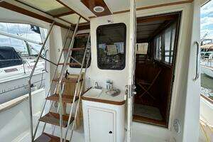 2004 Sabre 36 Flybridge thumbnail 18