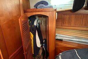 2004 Sabre 36 Flybridge thumbnail 32