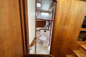 2004 Sabre 36 Flybridge thumbnail 38