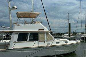 2004 Sabre 36 Flybridge thumbnail 2