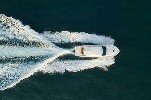 2017 Tiara Yachts C53 Coupe thumbnail 7