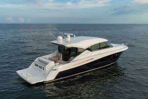 2017 Tiara Yachts C53 Coupe thumbnail 4
