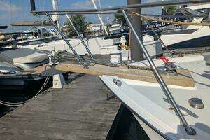 1988 Cape Dory 36 Flybridge Sedan Fast Trawler thumbnail 6