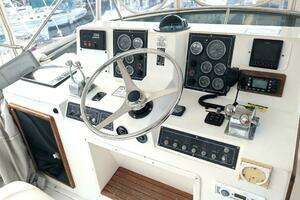 1988 Cape Dory 36 Flybridge Sedan Fast Trawler thumbnail 16