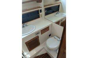 1988 Cape Dory 36 Flybridge Sedan Fast Trawler thumbnail 35