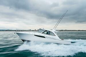 COMMODORE TWO Worth Avenue Yachts