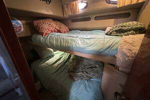 1998 Sea Ray 550 Sedan Bridge thumbnail 37