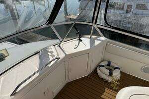 1998 Sea Ray 550 Sedan Bridge thumbnail 8