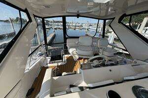 1998 Sea Ray 550 Sedan Bridge thumbnail 5