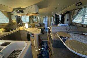 1998 Sea Ray 550 Sedan Bridge thumbnail 26