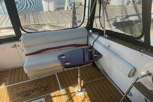 1998 Sea Ray 550 Sedan Bridge thumbnail 14