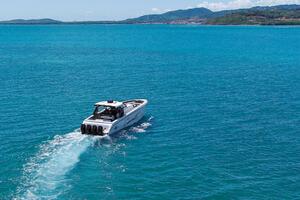 42FT (12.8M) CIGARETTE Worth Avenue Yachts