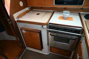 2002 Catalina thumbnail 58