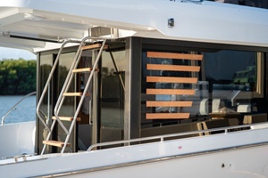 2027 Beneteau Swift Trawler 37 thumbnail 23