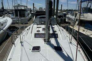 2010 Beneteau Oceanis 43 thumbnail 12
