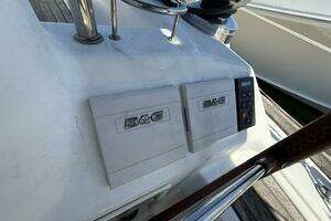2010 Beneteau Oceanis 43 thumbnail 15