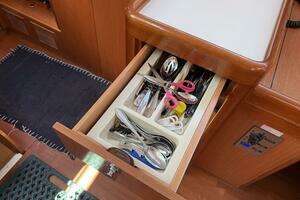 2010 Beneteau Oceanis 43 thumbnail 45