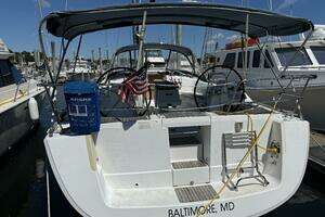 2010 Beneteau Oceanis 43 thumbnail 3